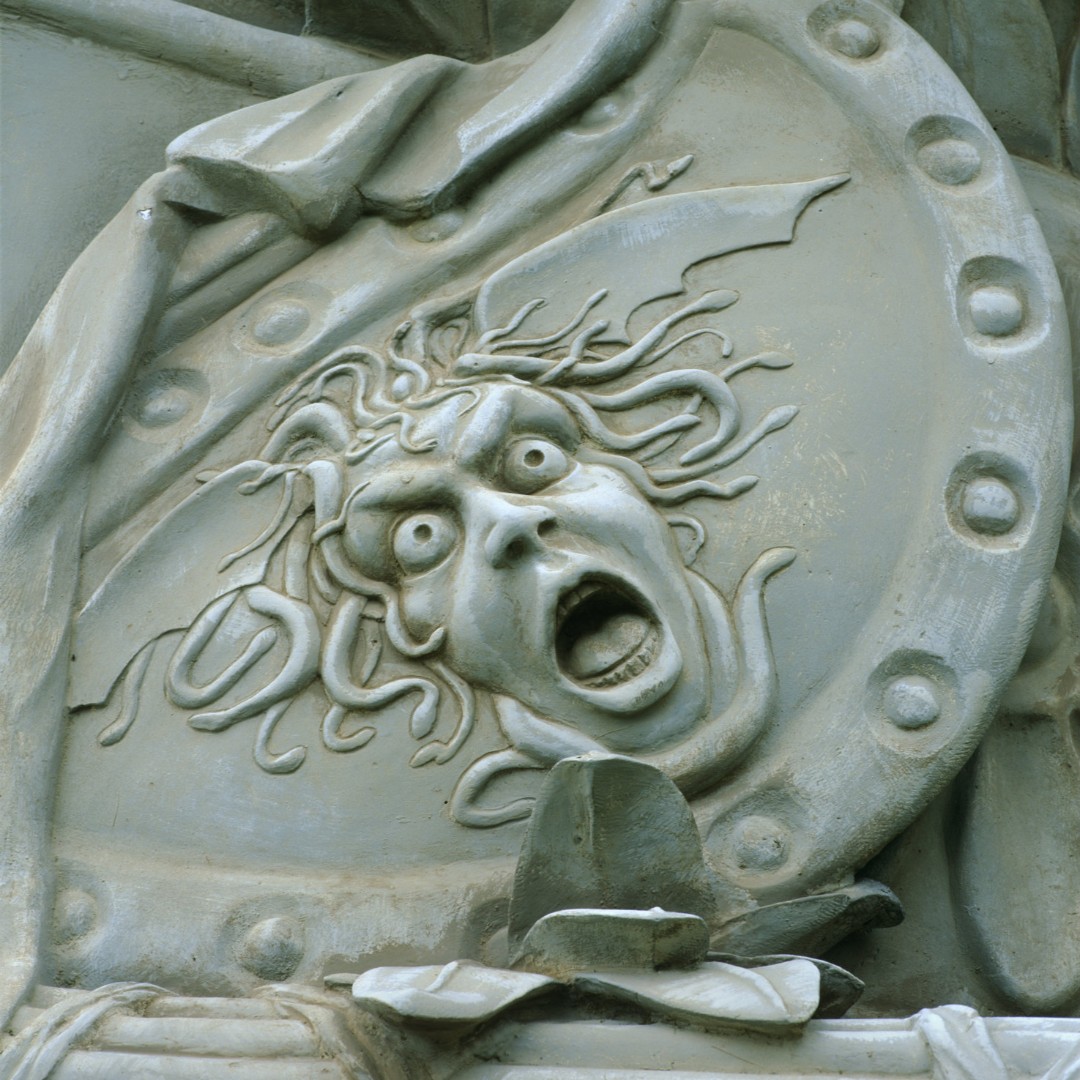 nationaltrust's tweet photo. The #MuseumSelfie your friend takes vs the one that you take. https://t.co/4fpOJZArdF