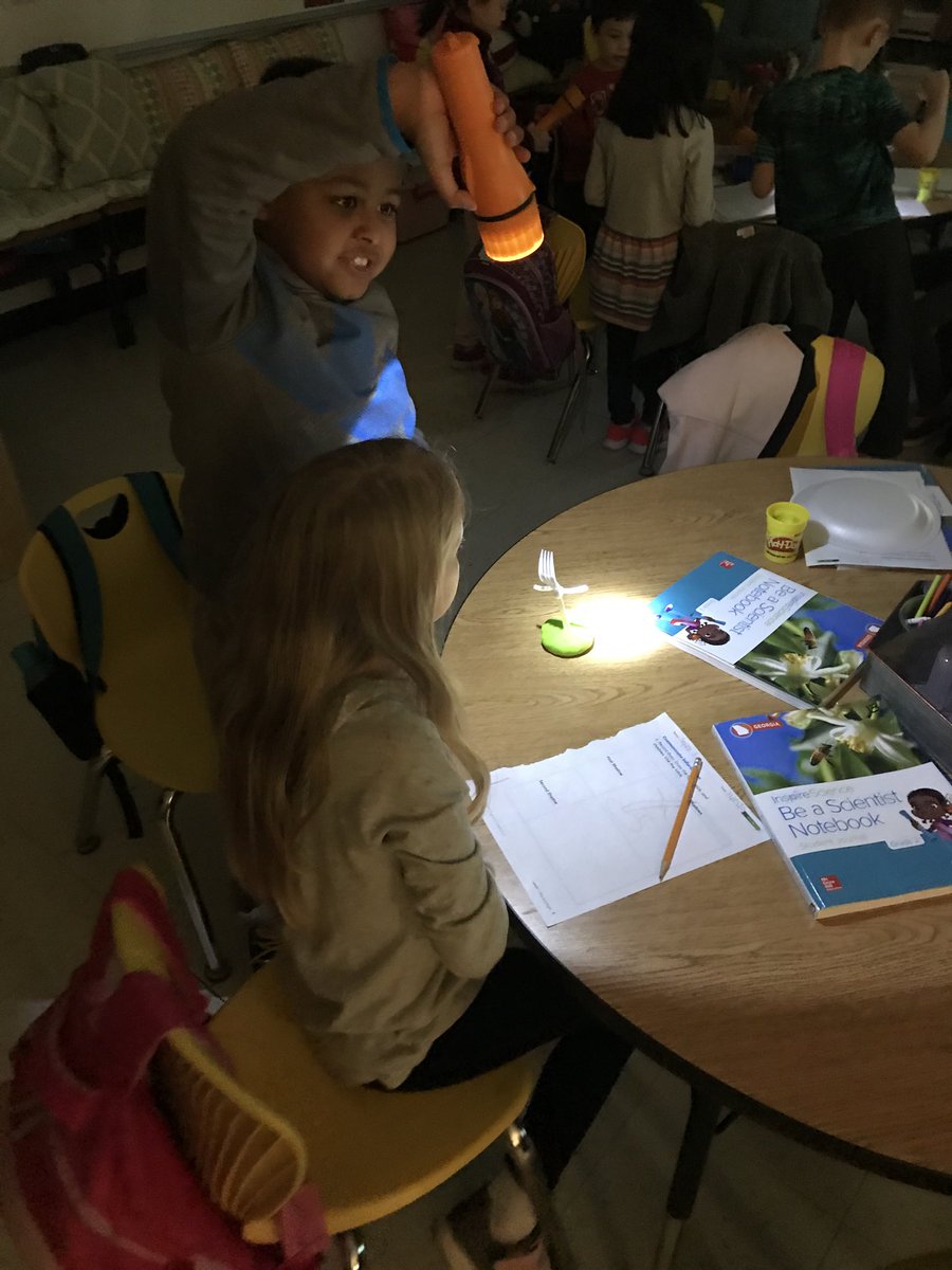 laura_lamaster's tweet photo. Creating sunrise, noon, and sunset shadows with “Forkie” https://t.co/33Z93Vcudn