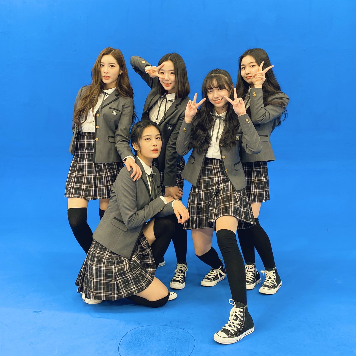 Busters_idol's tweet photo. 버츄들 안뇽! 오랜만이죠??
저희는 오늘 KBS에서 홍보영상을 촬영했어요💕
무슨 영상일까요? 많이 기대해주세요!
(1월 20일 부터 확인 할 수 있는건 버츄들한테만 알려주는 비밀🤫)
#버스터즈 #busters #형서 #지수 #채연 #예서 #지은 https://t.co/YXlJLGDRvb