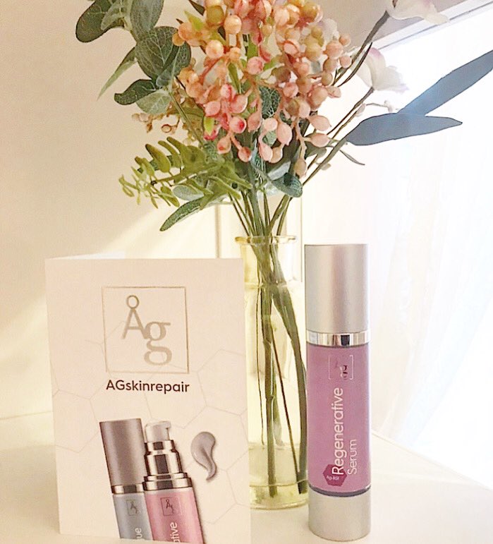 AgSkinRepair's tweet photo. Ag Skin Repair uses its patented Silver complex formulation to help with....⁣
⁣⭐️Dark spots or hyper pigmentation⁣
⭐️Lines and wrinkles⁣
⭐️Dull/lack of luminosity⁣
⭐️Dry skin⁣
⭐️Open pores/scarring⁣
⭐️Loss of elasticity and sagging skin⁣
⁣#agskinrepair #beauty #skincare https://t.co/T0pFJuxAoN