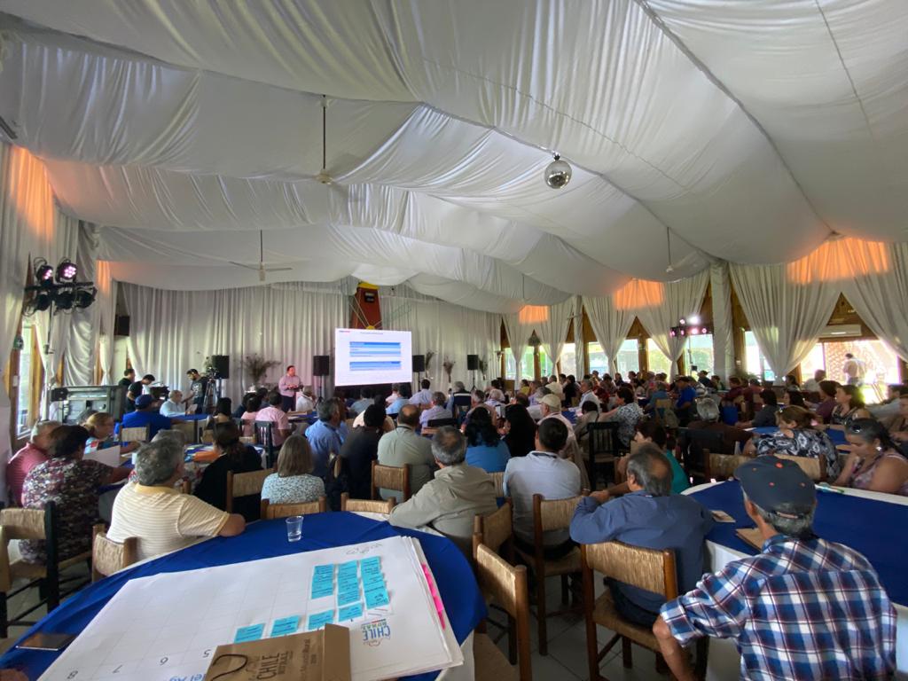 INDAP_Chile's tweet photo. En esta última parte de nuestro taller: Modernización del Agro, socializaremos los instrumentos con los que cuenta @IndapRM para apoyar a los#PequeñosAgricultores en este proceso de #AdaptaciónAlCambioClimático | #FacebookLive 👉🏽 https://t.co/7N6cdeexko https://t.co/OiTlGPVr2L