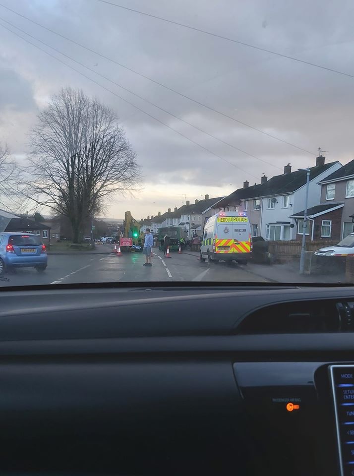 southwalesargus's tweet photo. Bus crashes into wall near primary school in Chepstow https://t.co/Ul2ux28ePh https://t.co/kwVp8dOgne