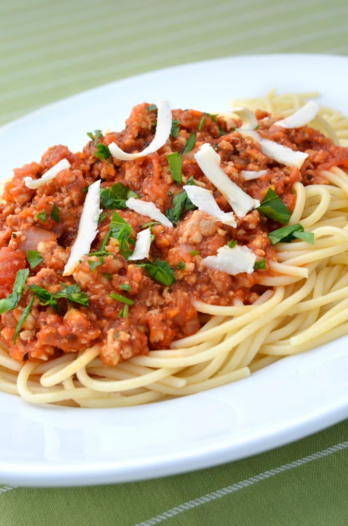 This recipe for Slow Cooker Spaghetti Meat Sauce is simple and delicious! Let your slow cooker do the work tonight. Recipe ➡ bit.ly/2EAfs1b