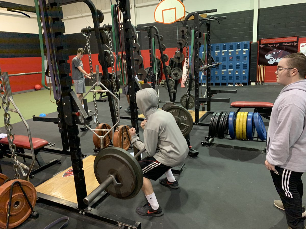 k_kellerstrass's tweet photo. Zurcher to end the day! #PHSstrength https://t.co/spLDkBxL3w