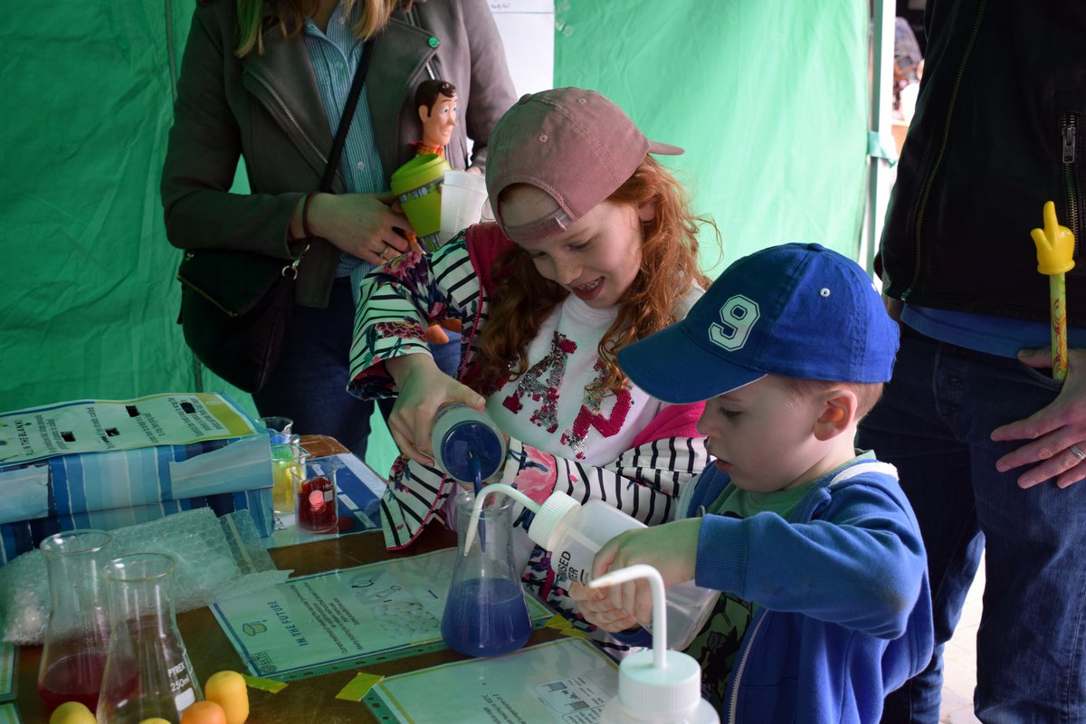 ATOMSciFest's tweet photo. Live in Oxfordshire? Want to get closer to science? Volunteers make the ATOM #Science Festival happen! Inclusive, diverse, fun and inspiring - we want to hear from you! #ATOM2020 #SciComm https://t.co/GxlYWteO65 https://t.co/lvPWvf4nS6