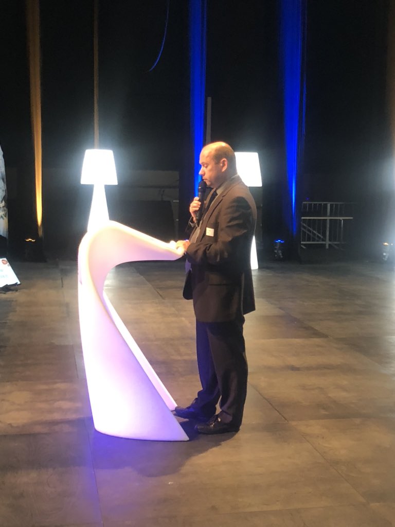Fbtp35Rennes's tweet photo. Vœux de la #FFB35 par son président @XavierCHAMPS avec @chanutj et @HuguesVanel en présence de 350 artisans entrepreneurs et partenaires du #BTP https://t.co/bhPNLREKrY