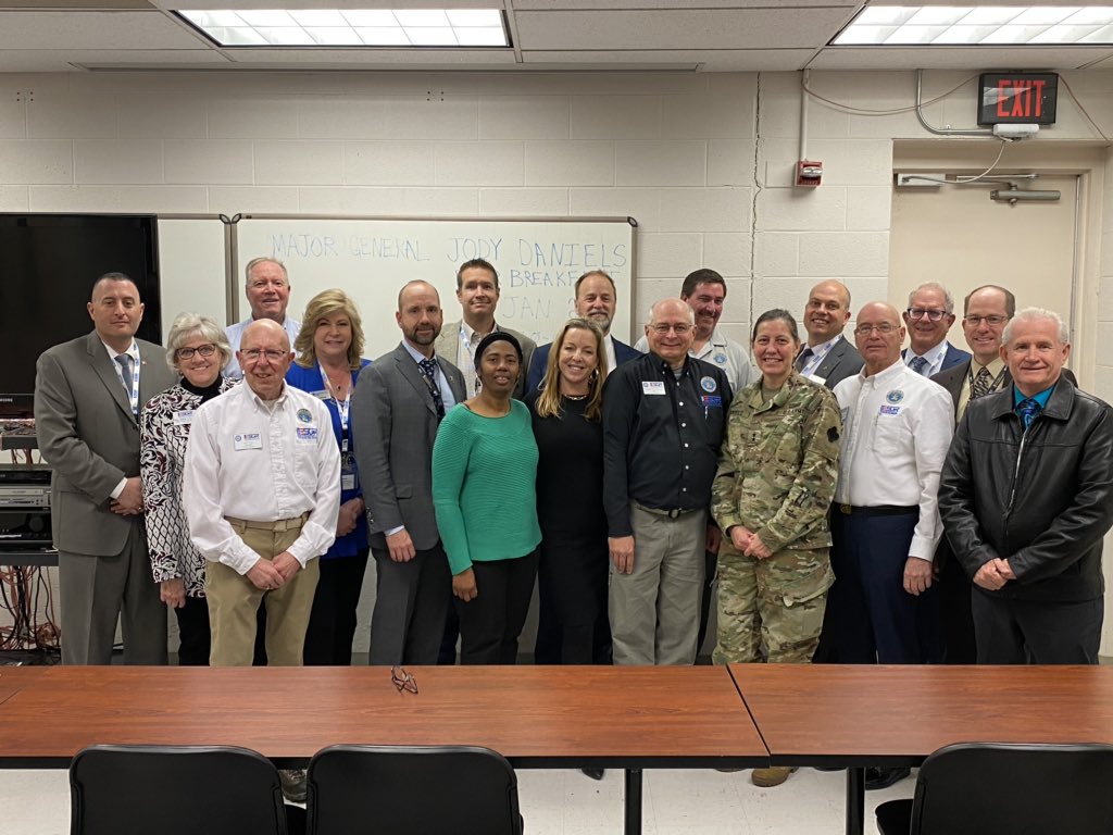 MG Jody Daniels, commander of the @88RDBlueDevils, headlined the @CO_ESGR Breakfast with the Boss this morning in Aurora. Nearly 20 employers attended and the general was able to thank everyone for their continued support of @USArmyReserve Soldiers and ESGR.