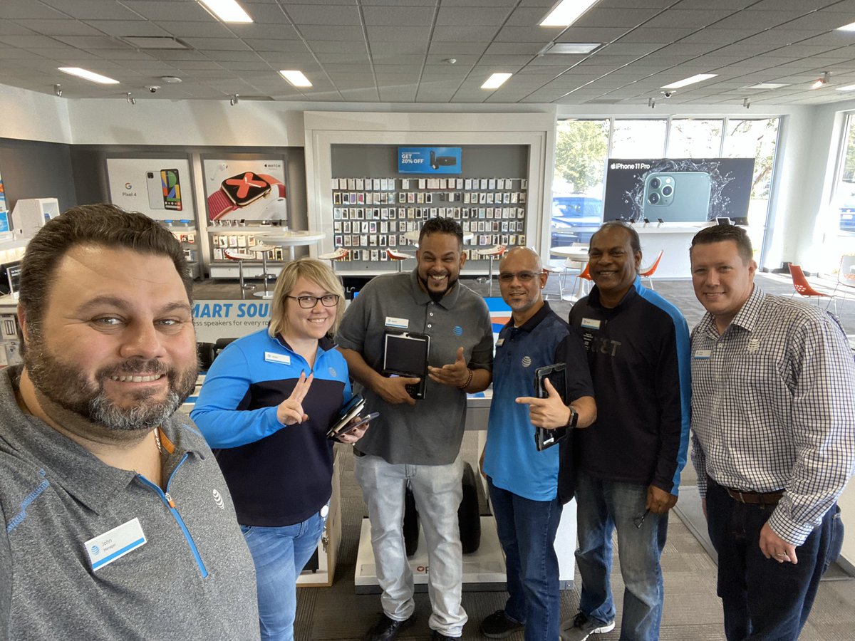 SteveNeveils tweet media