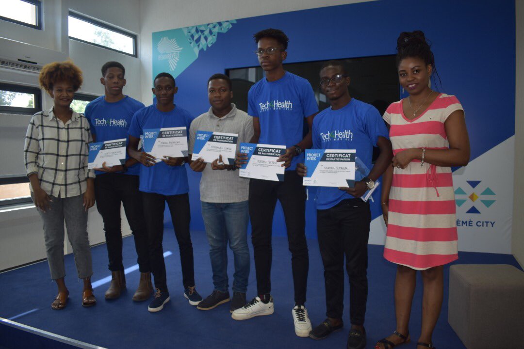 ab_benin's tweet image. Du 6 au 11 janv., des jeunes talentueux du Bénin participaient à la #PROJECTWEEK2020 qui s'est soldée par la présentation devant le jury des solutions pour une utilisation durable de l'#Echopen, une sonde révolutionnaire. @EmmanuelGanse nous en parle ici:
shorturl.at/luAG2