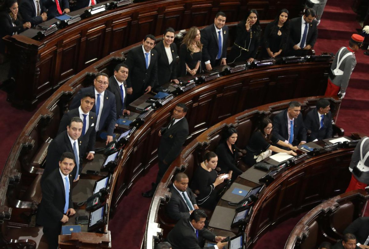 Bancada UCN en la Toma de Posesión para el Período Constitucional 2020-2024 correspondiente a la IX Legislatura del Congreso de la República de Guatemala. <a href="/JaimeLuceroGt/">Jaime Lucero Oficial</a> <a href="/04Napo/">Napo Rojas</a> <a href="/vivinavarijo/">Vivi Navarijo</a> <a href="/LainFrancisco/">Julio F. Lainfiesta Rímola</a> <a href="/KarlaMartinezGt/">Karla Martínez</a> <a href="/SofiaHernandezI/">Dip. Sofía Hernandez</a>