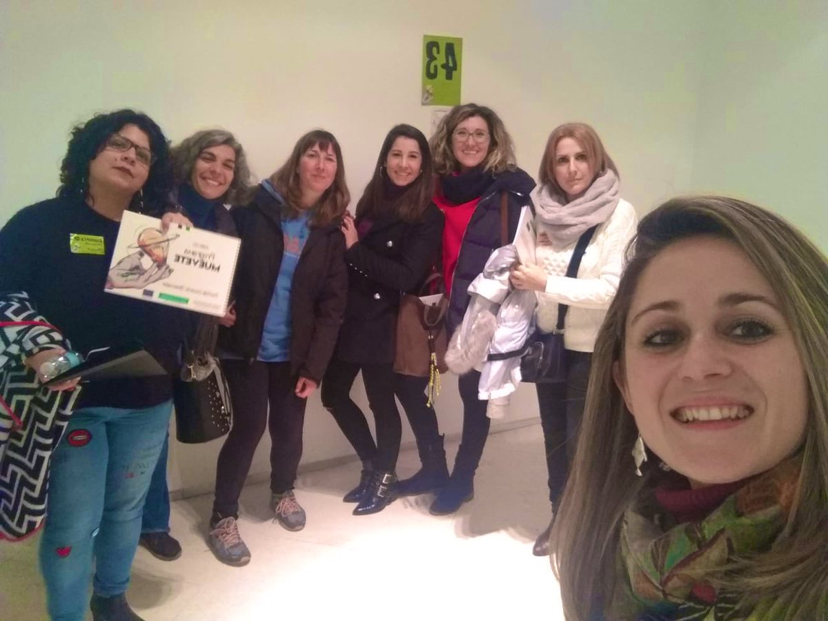 loretomute's tweet photo. #muévete2020 #charlasTED  @IESSantaLuciadelTrapal @iesbembezar @cprazuaga @IES_Llerena @InnovacionForm @ieslosmoriscos #CharlasTED https://t.co/6lWoJx8MNf