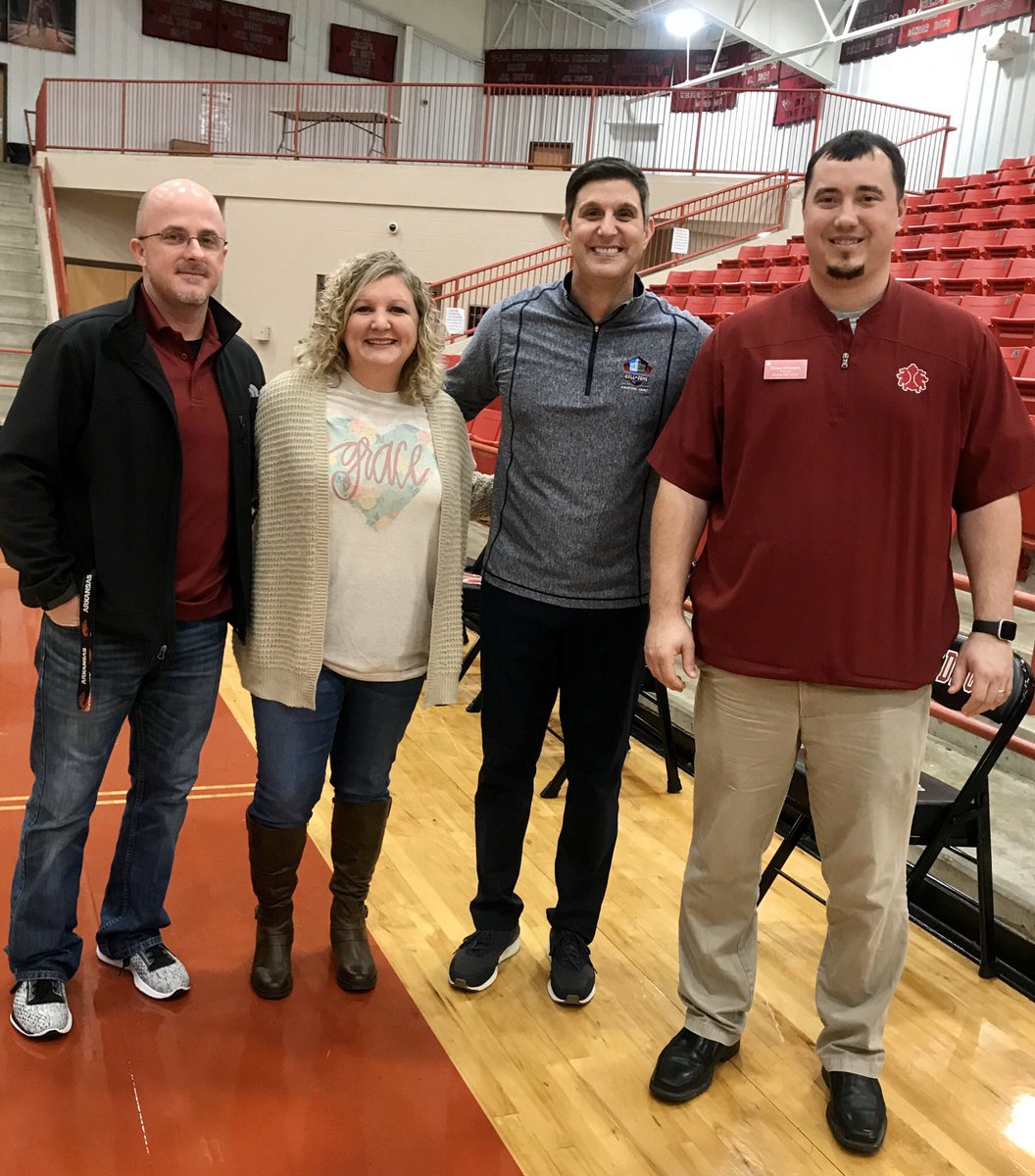 PVitaleSpeaks's tweet photo. Attendance &amp; timeliness, using proper grammar &amp; punctuation, extending respect &amp; having humility, and understanding the significance of preparedness were all discussed during my presentation at Fordyce High School this morning. Thanks for implementing #PeakPerformanceU. https://t.co/ZkELYUwLWH