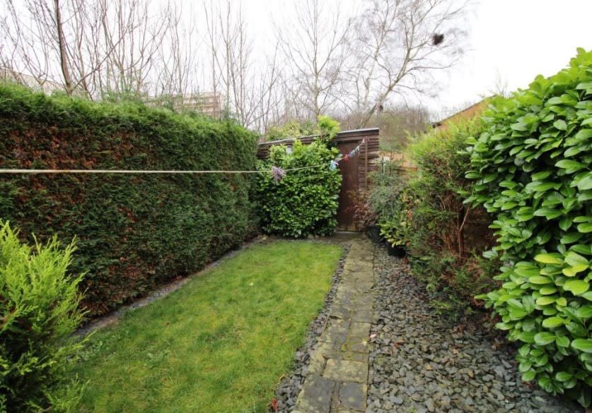 mustbesold's tweet image. ***NEW INSTRUCTION***  2 bedroom end of terrace house for sale
Treswell Crescent, Sheffield, S6 2LE - £105,000
rightmove.co.uk/property-for-s…