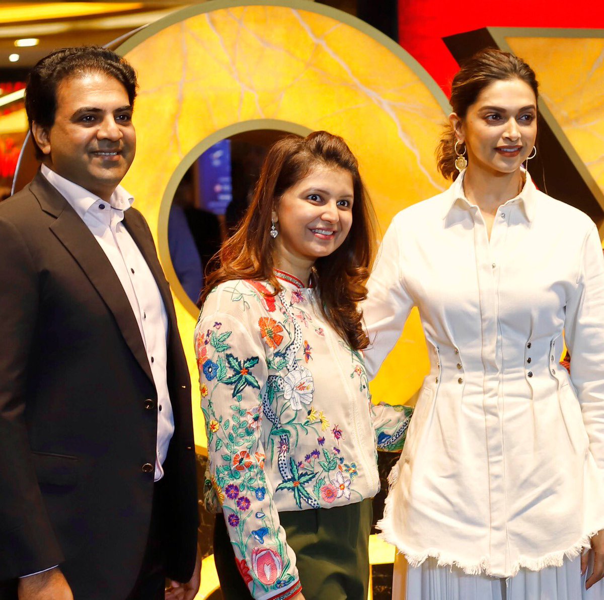 JainSiddharth_'s tweet photo. Thank you @deepikapadukone and @masseysahib for inaugurating our flagship 11 Screen #INOXMegaplex and also launching the #INOXRewards program. Your words of encouragement were truly appreciated & wishing you all the best for #Chhapaak !! https://t.co/yxWh1XVJAO