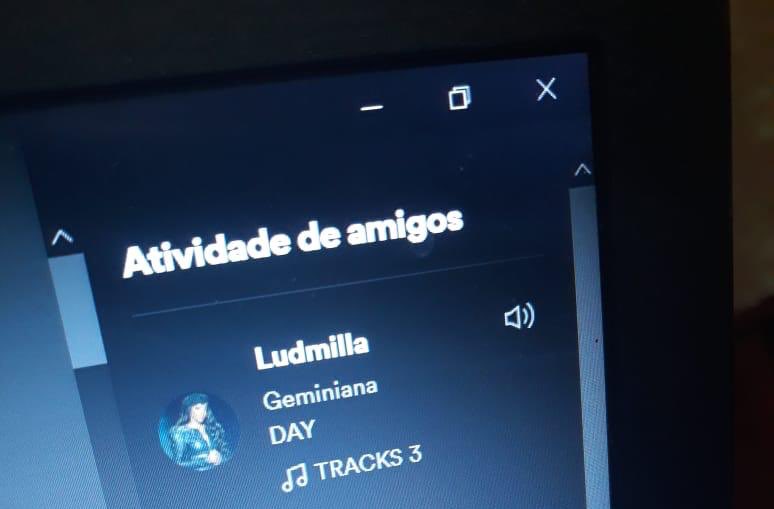 qgdaday's tweet photo. HOJE A LUD TÁ DANDO STREAM NUMA ONDA DIFERENTE! Essa fada sem defeitos além de ter adicionado #Geminiana em uma playlist estava ouvindo o hit! Bom gosto que chama, né mores? https://t.co/22j1mpyeiG