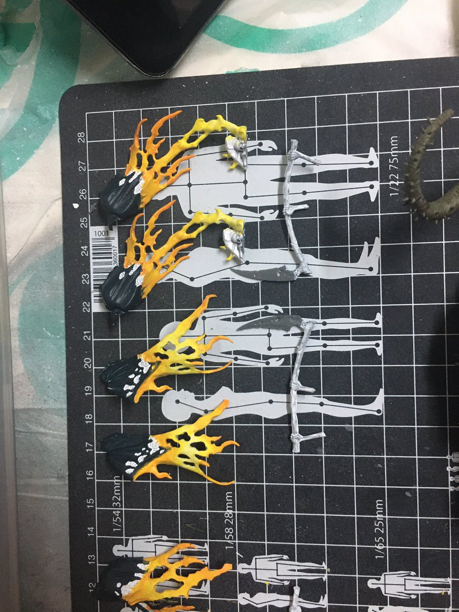 zane5546's tweet photo. #Hobbystreak Day 25. More orange on the #Flamegeists. #Miniatures #miniaturepainting #LegionofHell #undead #piquet #wargaming #warhammer #nighthaunt #9thAge https://t.co/yz15zE2flj