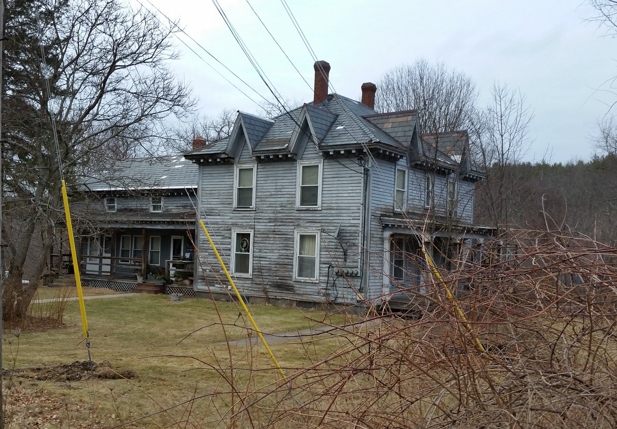 CharltonHistory's tweet photo. Andrus March was a prosperous businessman in the mid to late 1800's who bought the house at the corner of Stafford St. and Worcester Rd. & built this large gabled addition. It is an apartment building today.#charltonmass #charltoncity #history #wool #mills #cadybrook #boxfactory https://t.co/hymgZhwicN