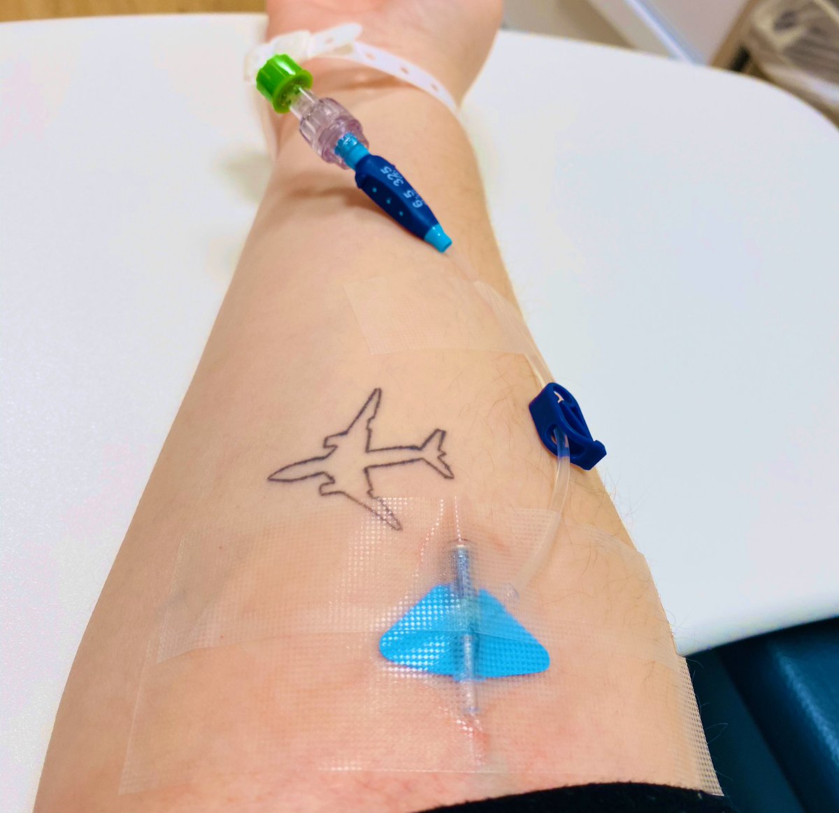Yesselou's tweet photo. Just had radioactive sugar injected. 🧐💉👽 https://t.co/WAnePilOkg