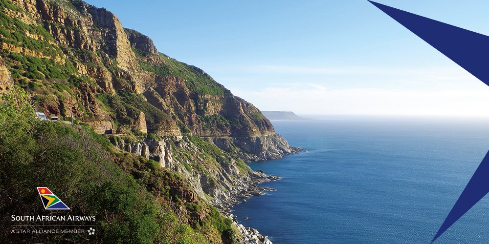 flysaa_DE's tweet photo. Was gibt es schöneres als die kurvigen Straßen des Chapman's Peak Drive hautnah auf dem Fahrrad zu erleben? 🚲 Diese Aussicht und viele weitere Highlights der Kap-Halbinsel erwarten euch bei dem weltweit bekannten Radrennen, dem Cape Argus Race. 🏁 https://t.co/hNnJ9PQhCz