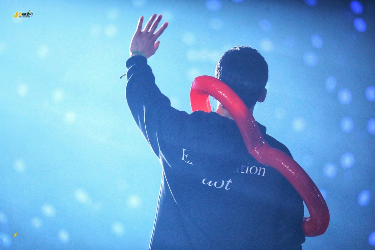 hunmaboo's tweet photo. so much love for this man 😭❤

@weareoneEXO
#에리랑_같이걷자_종대야
#종대와함께
#엑소9명 https://t.co/zVvBwofLCv https://t.co/PdQRWpszUs
