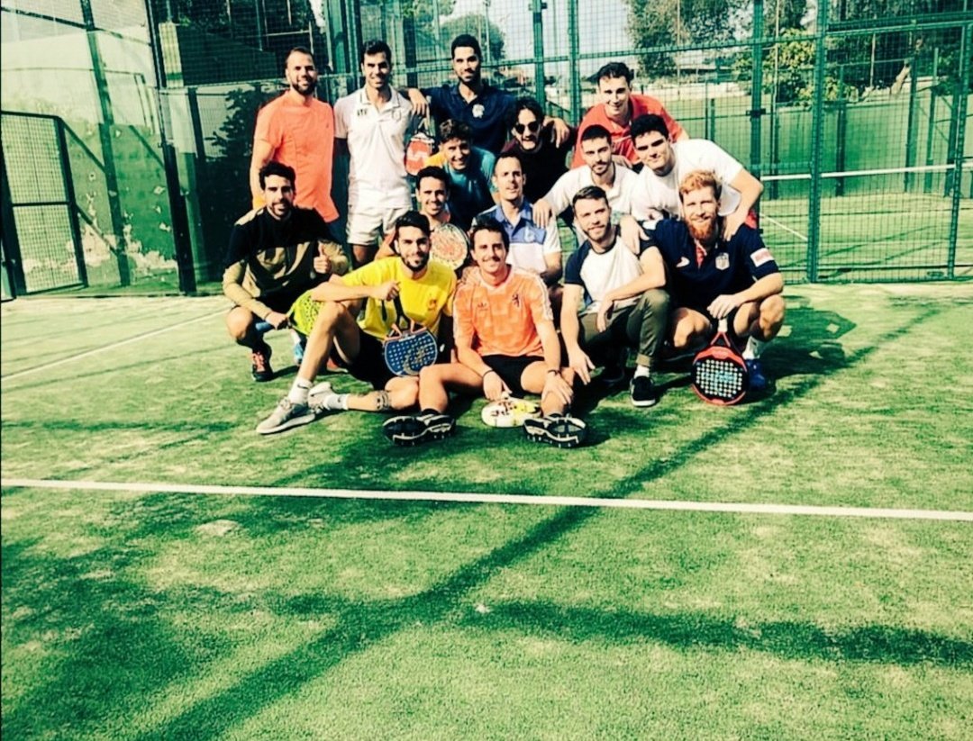 udparcoficial's tweet photo. Se'n va un gran jugador, se'n va un amic, se'n va el CAPITÀ! El club et desitja molt sort 🍀 en aquest nou projecte de vida!
Imprescindible pels companys, "quasi"😉 imprescindible per l'equip!
MOLTA SORT! T'ESTAREM ESPERANT!! @SergiMaca https://t.co/5kjH4558ac
