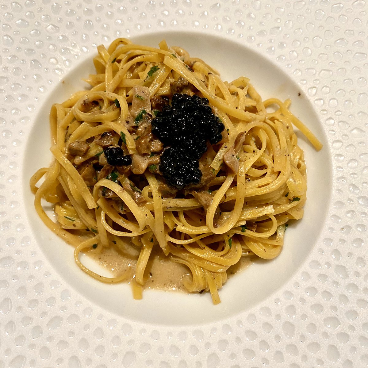 HKFoodieChief's tweet photo. An official meeting with 13 girls over an incredible feast @crit_room. Awesome food, great service. One of the best new restaurants in Hong Kong! #hongkongfoodie #critroom #hkfood #foodie #italianfood https://t.co/KnR0bzRhtt