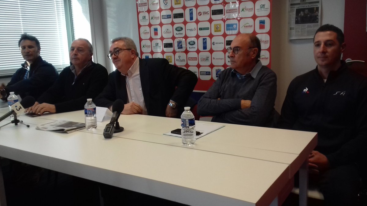 totemMege's tweet photo. Rugby: Une page se tourne au Stade Aurillacois..Le  coach Roméo Gontinéac succède à Thierry Peuchlestrade remercié...André Bester  est également écarté https://t.co/pNFefWJU7S