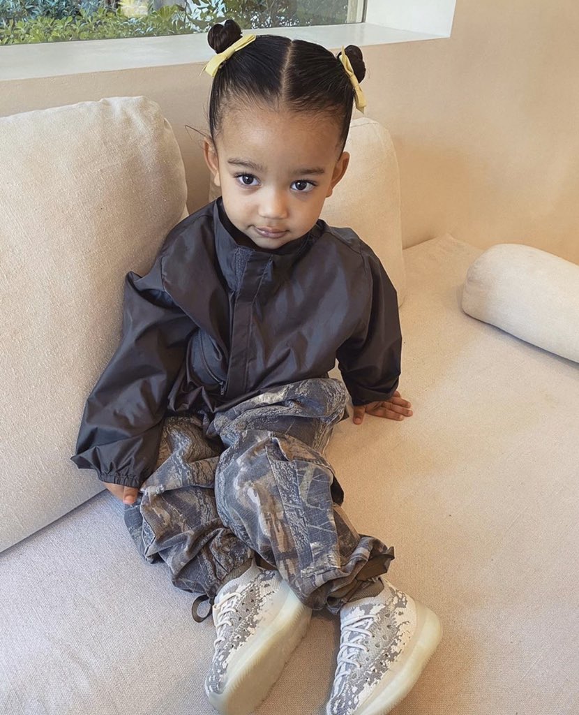 KimKardashian's tweet photo. Happy Birthday my sweet baby girl Chicago!!! I can’t believe you are already 2! You bring so much joy into our lives. I love watching you grow every day! My smart, sassy and silly girl! Mommy loves you forever! https://t.co/TLaM5M42kh