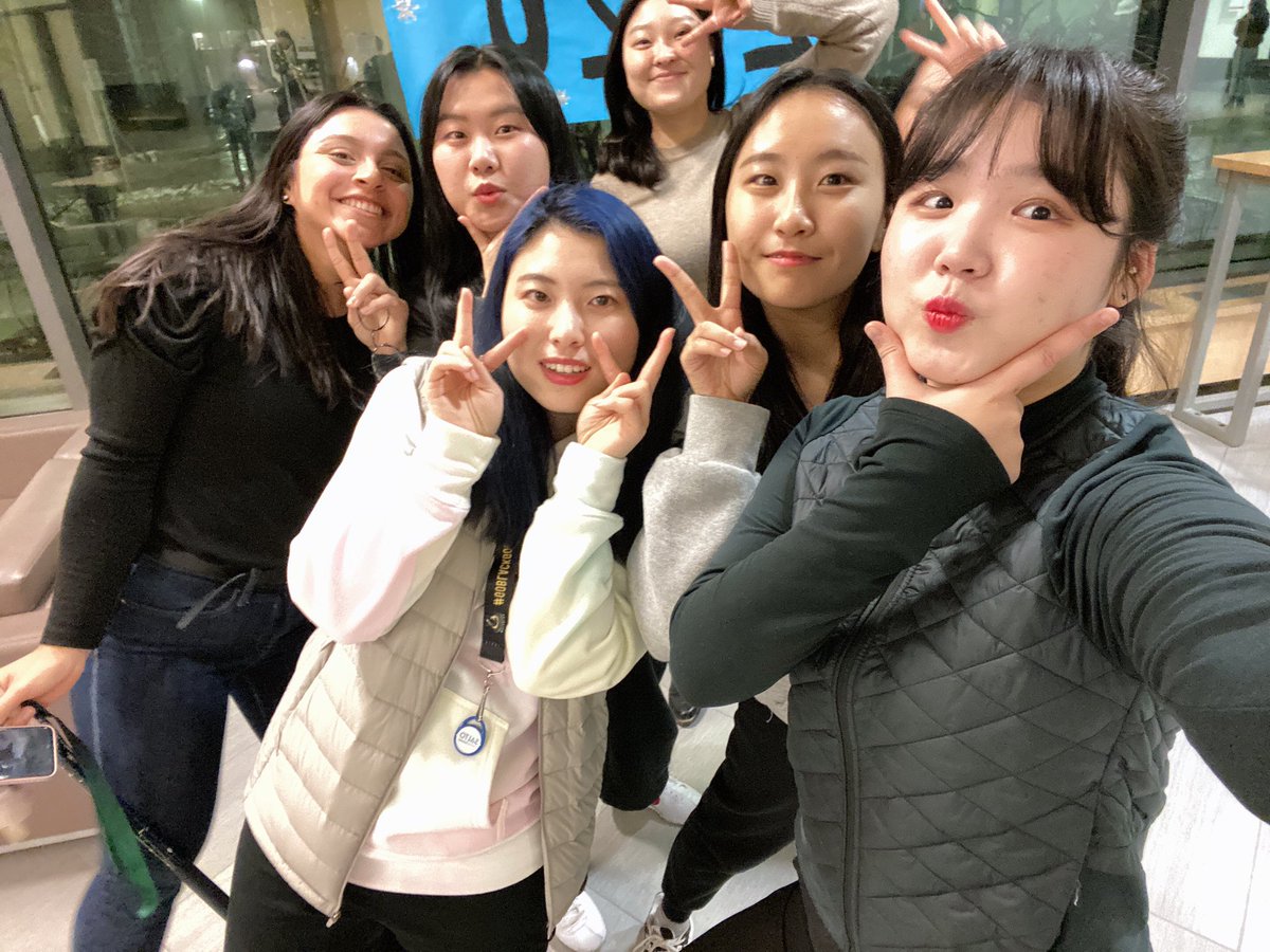 RenisonELI's tweet photo. Thanks for the fun time at the #FrostWeek festivities last weekend, @StJeromesUni!
Our #GeneralEnglishAtRenison students had a great time! ❄️ ⛄️ https://t.co/rEGvZmD8CH