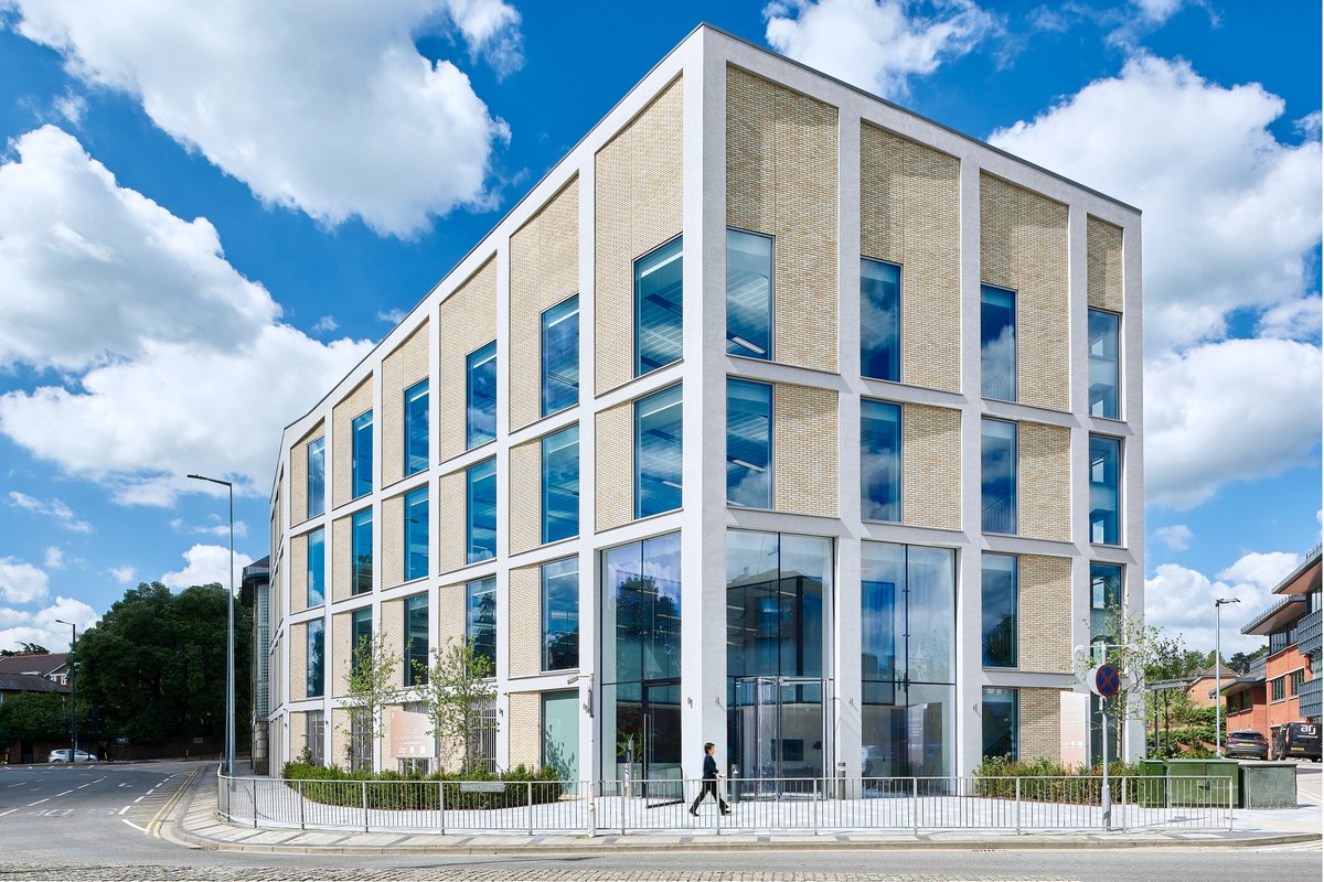 Dreary January days need Bright Thinking! Boost your business productivity levels and make your office a place where your employees want to get their work done. <a href="/Lantern_MaidenH/">Lantern Maidenhead</a> is available, book your tour today lanternmaidenhead.com/contact/ #OfficeSpace #New #commercialrealestate