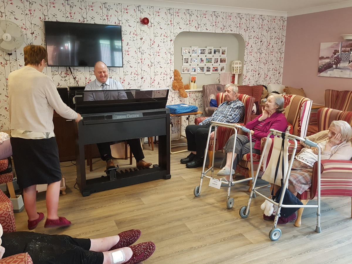 Carehomesuk's tweet photo. Richard Leighton has been playing a selection of favourite songs on the organ at Haversham House 🎶🎹

Keep a look out for Richard playing at our other homes too!

#MusicTherapy #MeaningfulActivities #Organist https://t.co/YeWiddTlXK