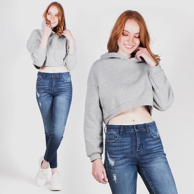 SUPER SOFT CUTE CROPPED SWEATER ALERT 