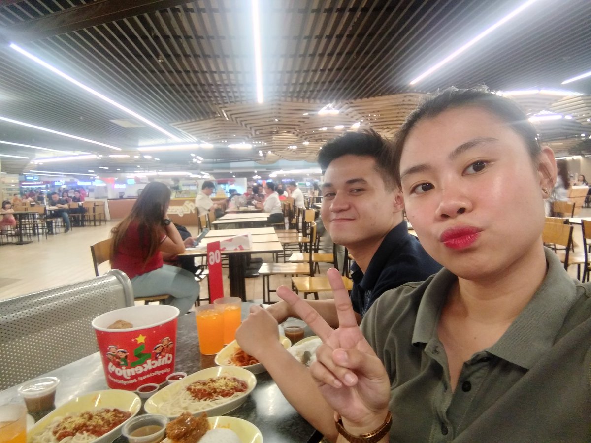 _iamedenjoy's tweet photo. kasama kang tumaba 🍗🍟🍝❤️
jabee coz' its payday 🎉😂 https://t.co/IpkkYwWYyN
