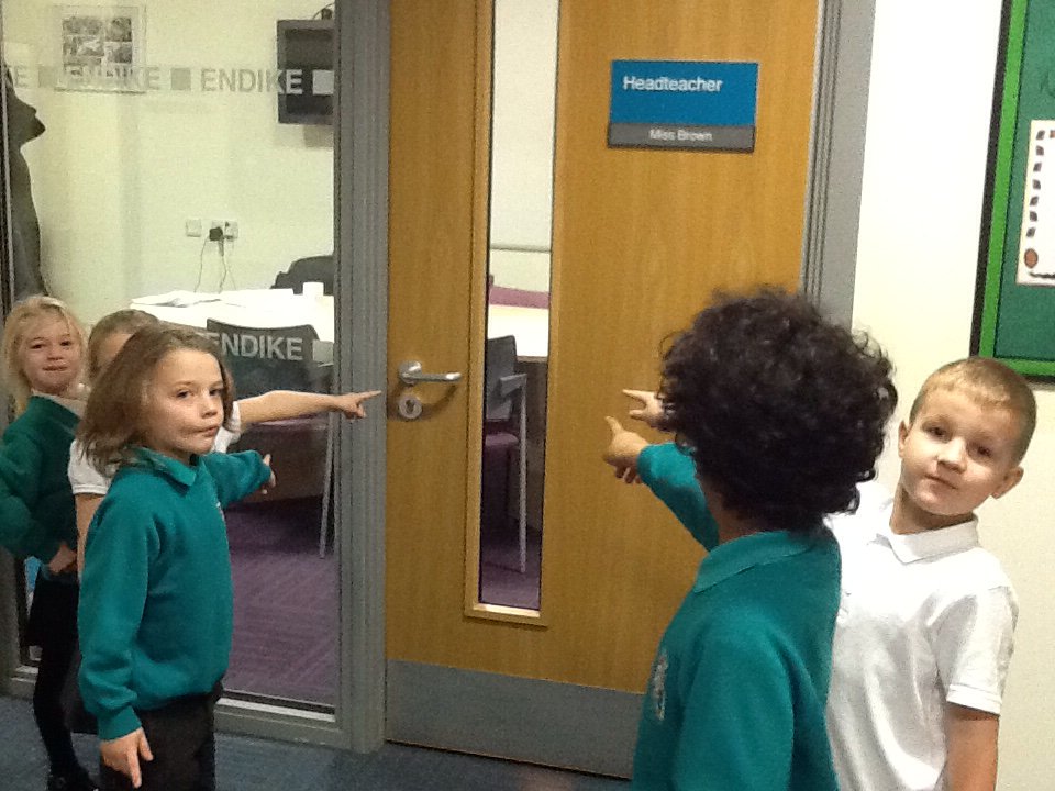 EndikeYear1's tweet photo. Lots of people have special places in our school.  After we found them we talked about why they are special. @EndikePrimary #endikere https://t.co/t8BkKPjXz5