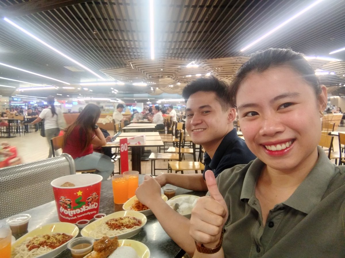 _iamedenjoy's tweet photo. kasama kang tumaba 🍗🍟🍝❤️
jabee coz' its payday 🎉😂 https://t.co/IpkkYwWYyN