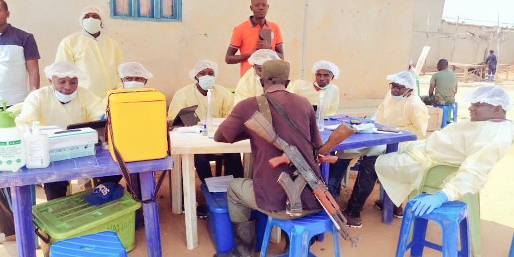 barryrodB's tweet photo. #Biakato Mine, #Mandima Health zone. A Soldier convinced by @BarakaHumudi and @WHO #RCCE colleagues is now seated at the ring to be vaccinated. Important to notice that 6 other Soldiers accepted to get the vaccine & become protected against #Ebola the deadly disease. https://t.co/2tyGmBF5UK
