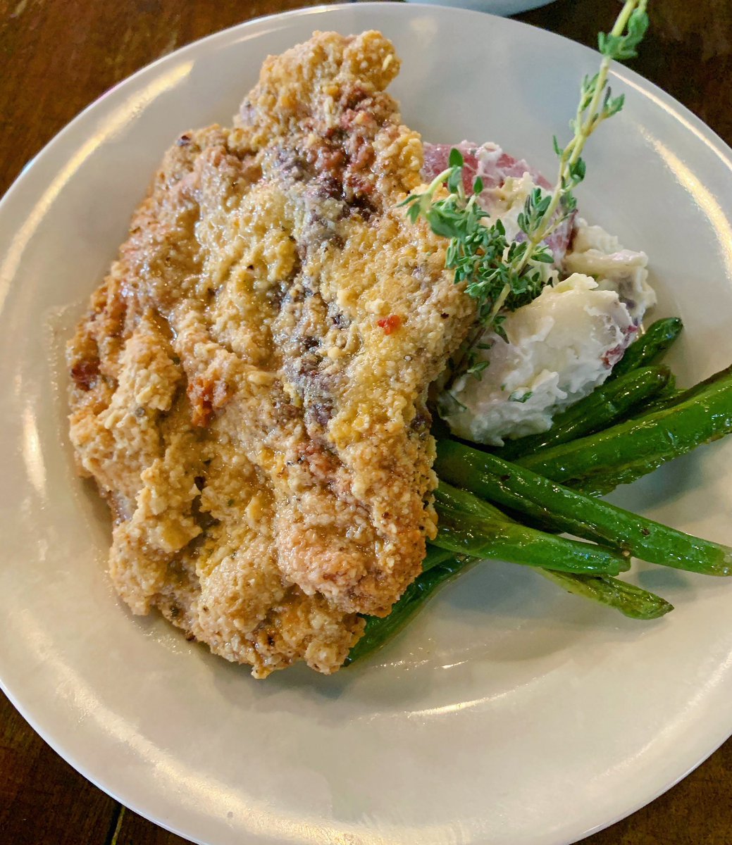 FarmersKeep's tweet photo. Farmerโs Keep Shake n Bake Style Pork Chops! ๐จ๐ฝโ๐พ
#FarmersKeep #healthy #glutenfree #farmtotable #food #foodie #foodporn #phillyfoodporn #hungry #eat #eats https://t.co/yWSbF0uajS