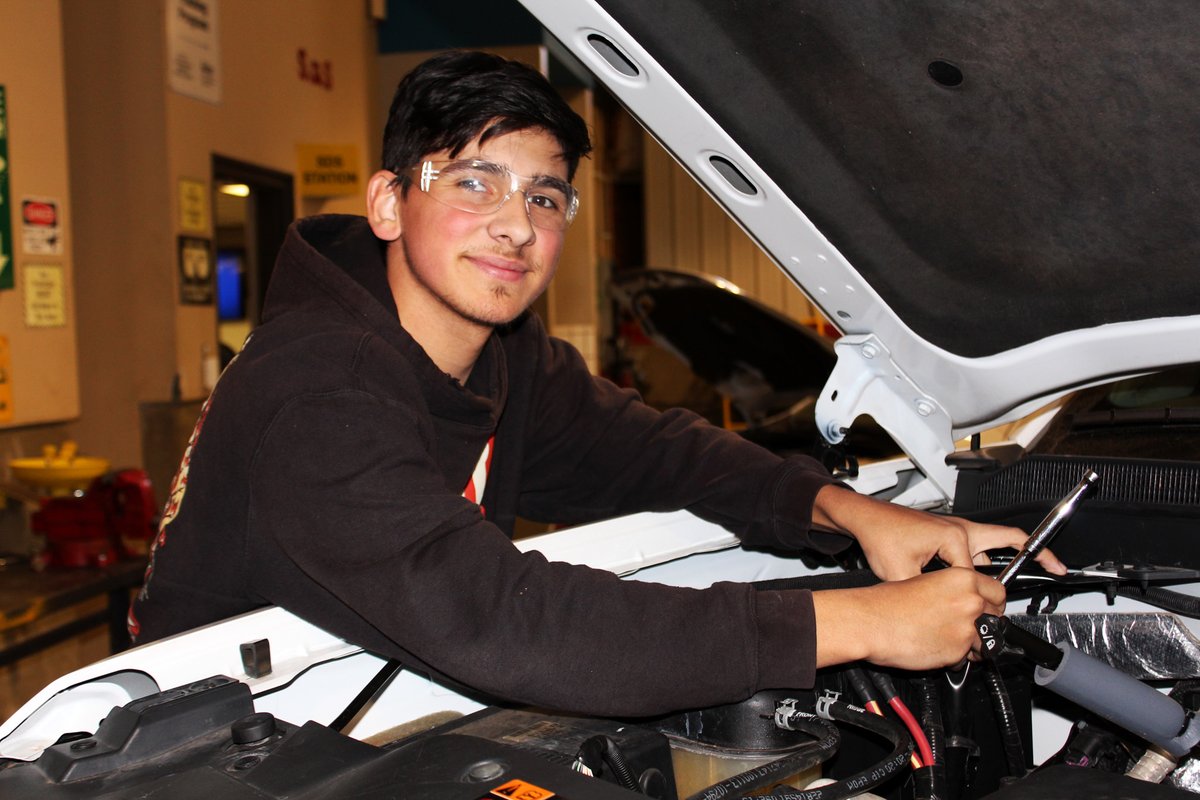 caddokiowatech's tweet photo. Anadarko student Creedon Gilleland trains to become a certified auto technician #autoservicetech #careertraining #odcte #careertech #tradeschool #handsontraining

https://t.co/4cnNuIZL95 https://t.co/su0M1rnJkl