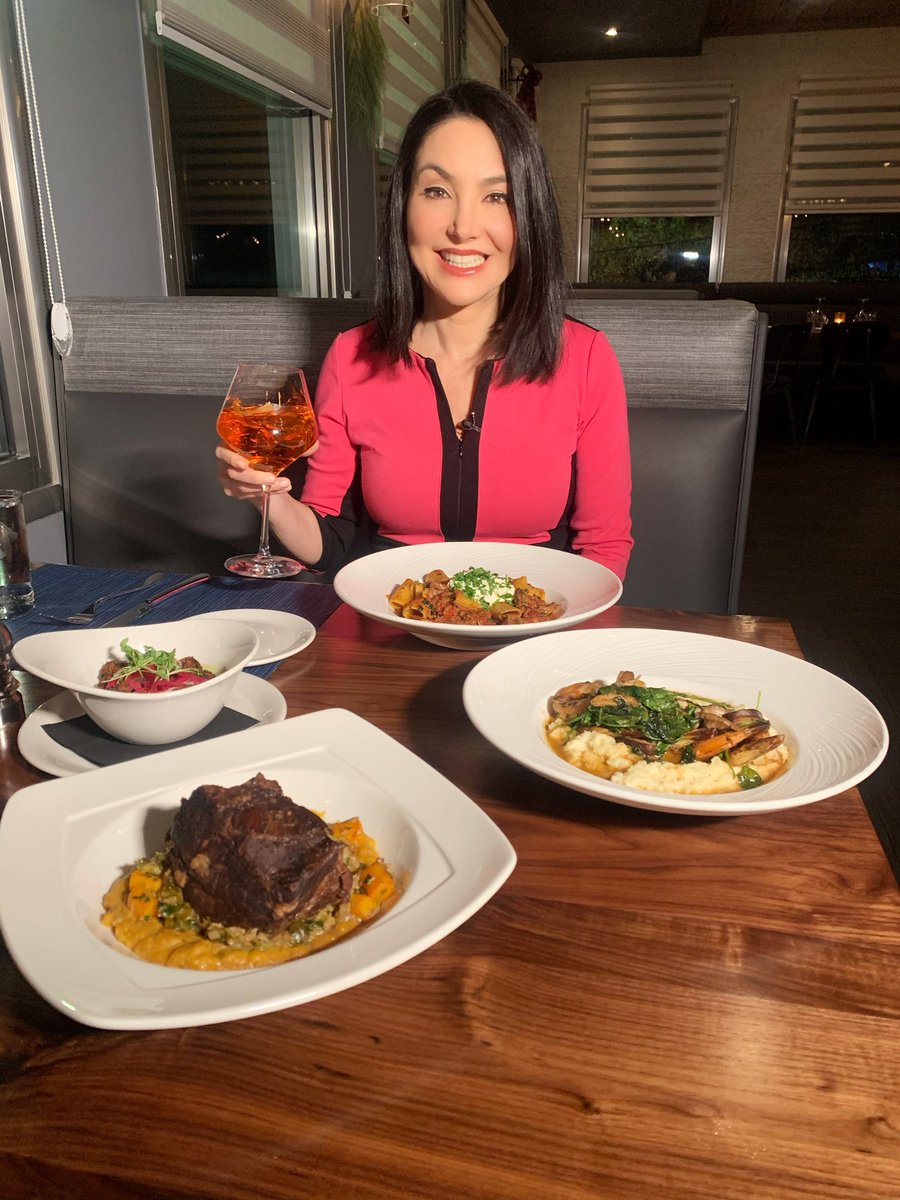 patriciadelrio's tweet photo. In tonight’s Something’s Cooking segment we visit @cottonhollowkitchen in South Glastonbury. A hot new restaurant giving a modern take on good ole comfort food! #glastonbury #somethingscooking #expresskitchens #wfsb #cottonhollowkitchen https://t.co/WPMZp3TYxa