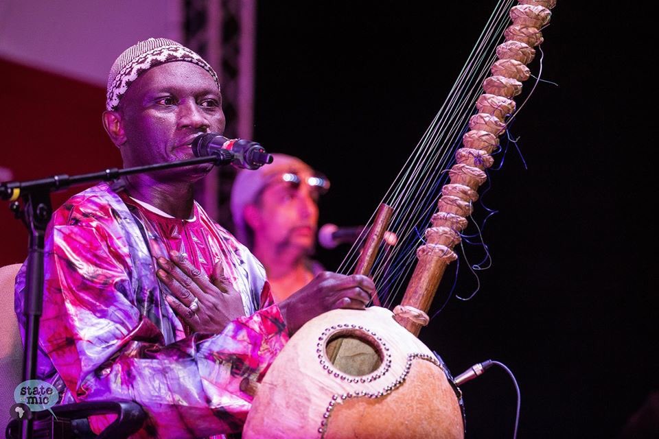AfriCourage's tweet photo. Looking back at the Gambian Kora Virtuoso Tata Dindin Jobarteh's performance on AfriCourage stage on December 28th 2019 at the Independance Stadium, Bakau, The Gambia.
Photos : Alhagie Manka (Sate of Mic)
#OpenMicFest #AfriCourage #TheGambia #PowerOfArt #BeautyOfTraditions https://t.co/n2DaGESY7i