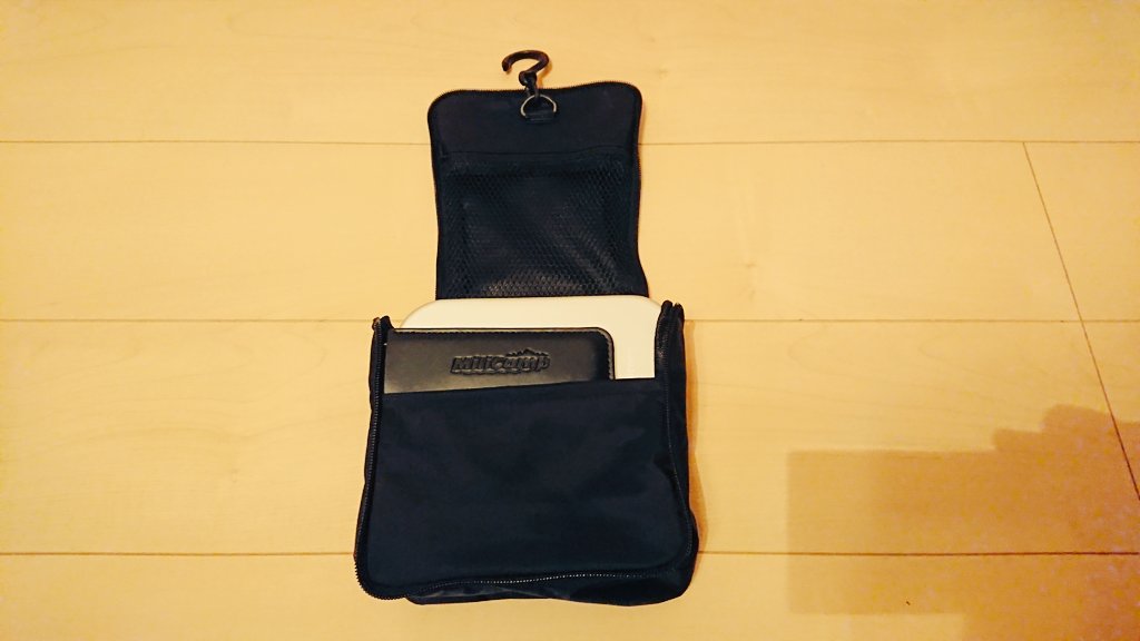 Suzuki𓃒gt ダイソーで素晴らしいものを見つけました この前買ったメスティンがシンデレラフィットってやつです さらに 缶詰が２つスタック出来るというナイスな仕様になっております トラベル収納ケース ダイソー メスティン キャンプ キャンプギア