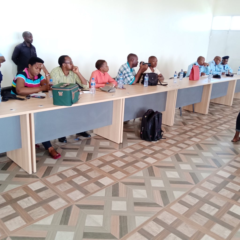 indundimag's tweet photo. #Burundi Le Ministre d @BurundiSecurity présente ce mercredi les réalisations de son ministère au cours du 1er semestre (de juillet à décembre 2019) de l'année budgétaire en cours
#MSPGC https://t.co/WYUjoEAjYG