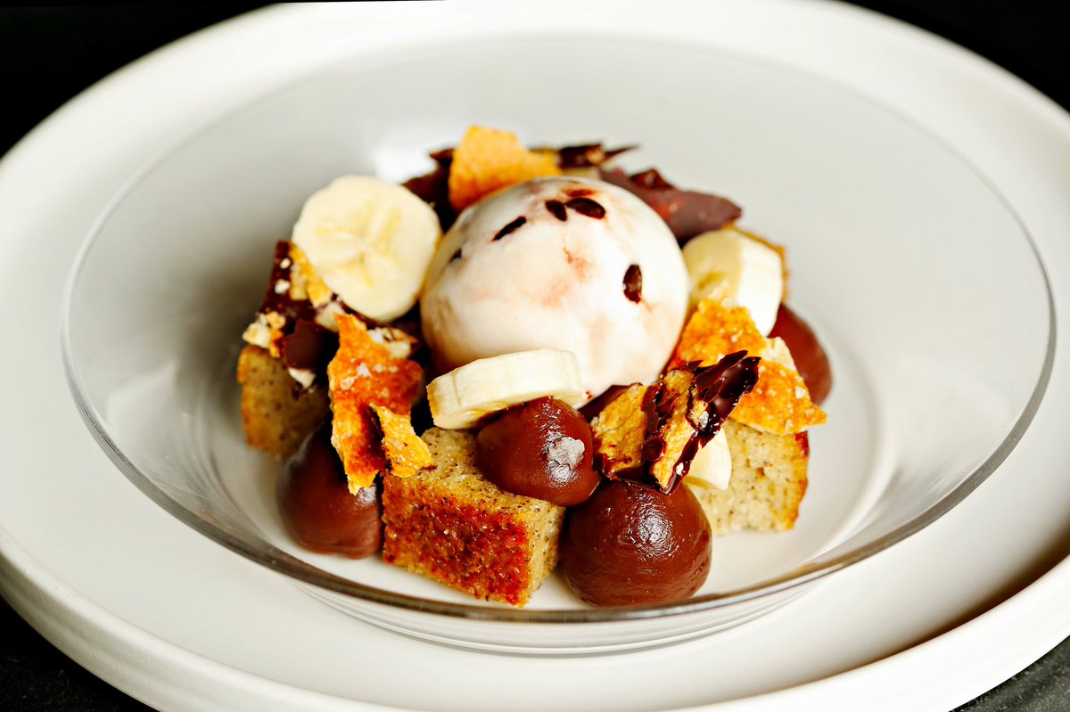 Banana Sundae
Chocolate Pudding. Banana Cake. Pretzel Bark