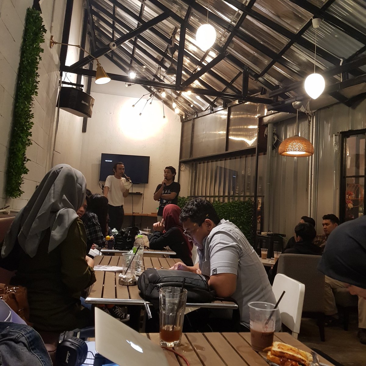Rumah baru <a href="/StandupindoDPK/">StandUpIndoDepok</a> di Roemah Coffee Eatery Depok 🔥🔥🔥🔥🔥