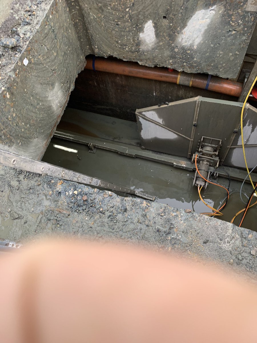 Maken sparing in keldervloer tbv aanbrengen palen door de kelder voor nieuwe fundering van het nieuwe spoorden in <a href="/Gemeente_Zwolle/">Gemeente Zwolle</a> voor <a href="/NoorderSpoort/">NoorderSpoort</a>, <a href="/vhbinfra/">vhbinfra.nl</a> #werkenopeenpostzegel