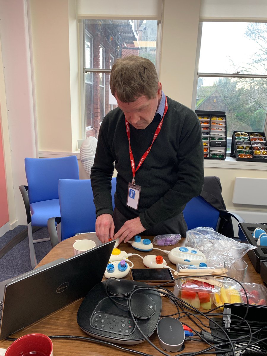 A man putting together a thread of code with Code Jumper