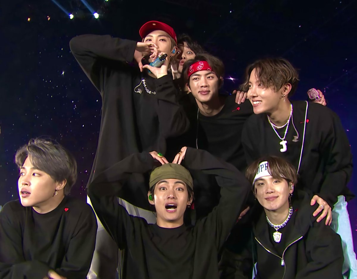 [15/366] #CONNECT_BTS “seeing our fans, ARMY, smile would heal our souls” - taehyungif they only know that we feel the same towards them 