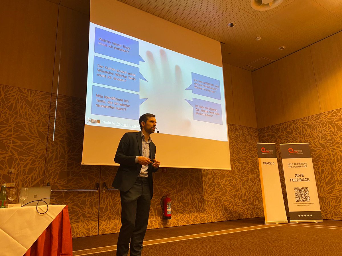 qualicen's tweet photo. Happy to see quite a crowd showed up for this afternoon´s @Qualicen-talk by @HenningFemmer and @hauptmab at #swqd2020 in Vienna! Thanks for joining us at Track C! #swqd
#PicCredit: @mendezfe https://t.co/KbU4rARZo6