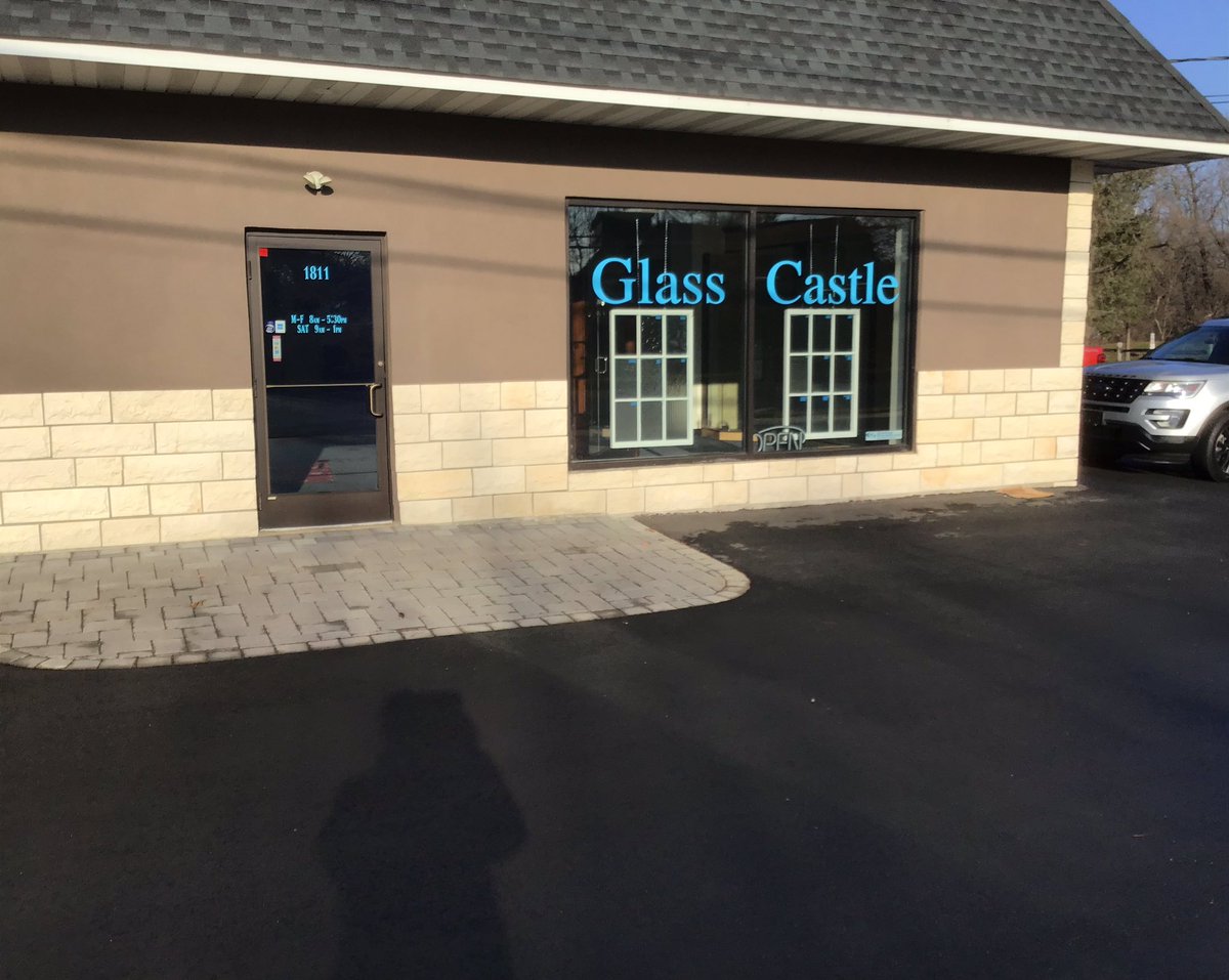 LHSCareerSkills's tweet photo. Today was our first day working with a new community partner Glass Castle.  Nice work Ethan! @MicheleDeremer https://t.co/VS8trqod6V