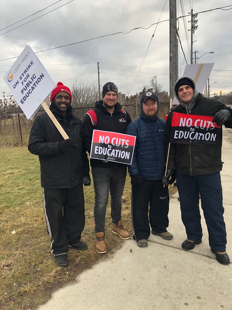 d18teachers's tweet photo. While @fordnation and @Sflecce see education as nothing more than a budget line to cut, #OSSTF members stand united to #DefendEducation. #WeAreOSSTF #CutsHurtKids #CCVI #JohnFRoss https://t.co/eaePJQHvUv